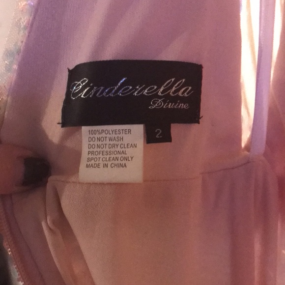 A gorgeous gown. With all over iridescent sequins. A must have for dances/balls - Picture 14 of 15